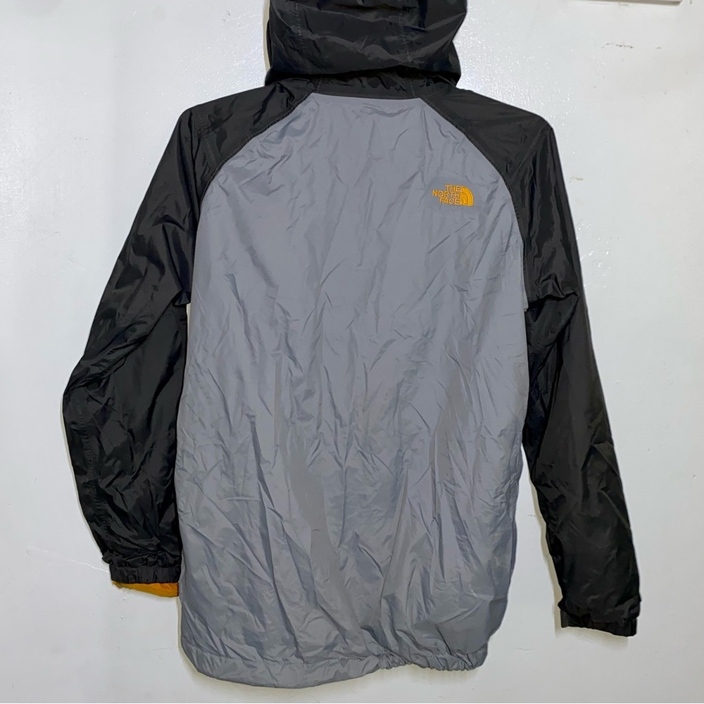 The North Face Kids Lightweight Rain Jacket Size L - Picture 3 of 5